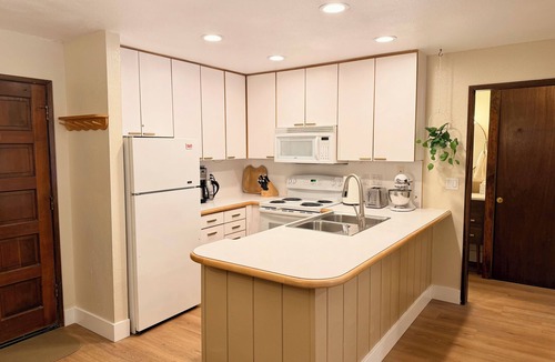 Mammoth Lakes Condo | Walk to Lifts! Canyon Lodge Condo-Cabin