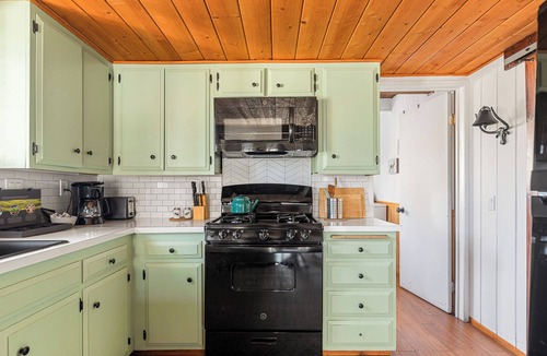 The Village Cabin | Walking Distance to the Village, ski shuttle bus, and Lake