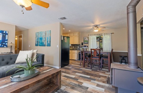 Cascadel Woods House | Walking distance to Whiskey Falls, whole house generator, fire pit, BBQ