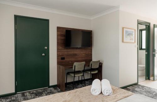 Mudgeeraba Hotel | Wallaby Hotel