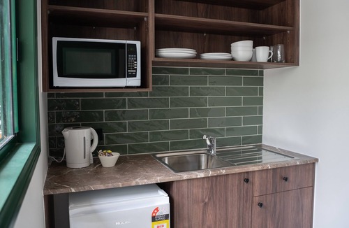 Mudgeeraba Hotel | Wallaby Hotel