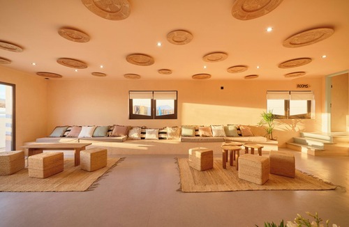Torres Vedras Hostel | Wander Surf House