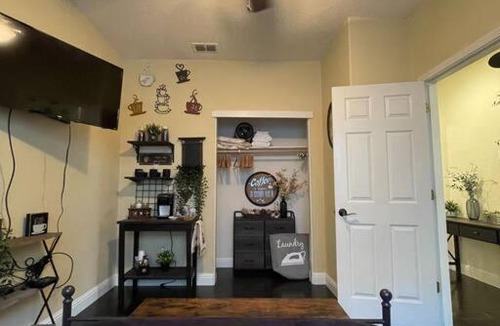 Regency Park House | Warm & Elegant Home - Perfect Location Downtown/SMF