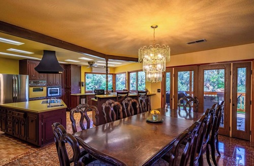 Yosemite Forks House | Waterfall View Retreat near Yosemite with Spas