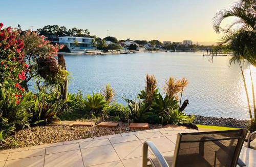 Mermaid Waters House | Waterfront Escape in Mermaid Waters - CoastHM