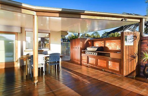 Broadbeach Waters House | *WATERFRONT* FAMILY ENTERTAINER * IN BROADBEACH WATERS