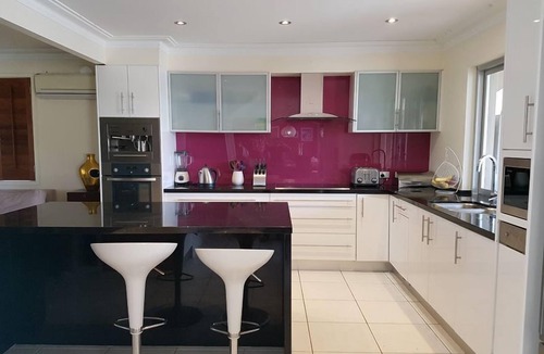 Broadbeach Waters House | Waterfront Family Paradise, Pet Friendly, Broadbeach location location location