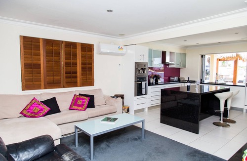 Broadbeach Waters House | Waterfront Family Paradise, Pet Friendly, Broadbeach location location location