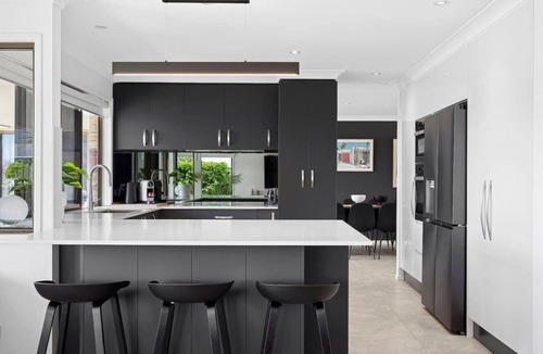 Runaway Bay House | Waterfront Family Home - Runaway Bay