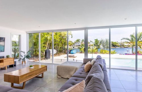 Pelican Waters House | Waterfront Luxury Living - Pelican Waters Paradise