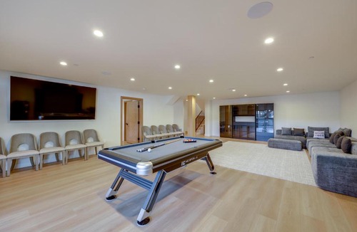Big Bear Lake House | Waterfront Luxury! Brand-New Big Bear Lake House