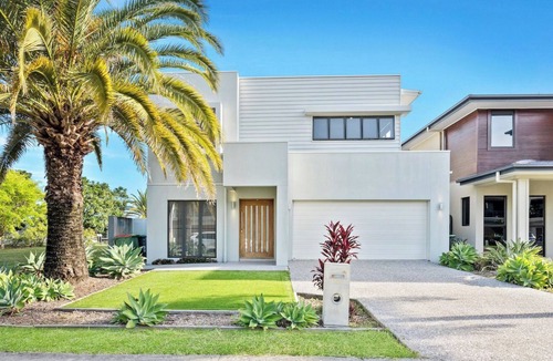 Gold Coast House | Waterfront relaxing stay