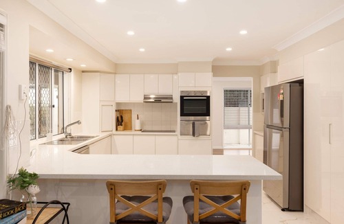 Helensvale House | Waterfront Retreat with Pool & Private Pontoon