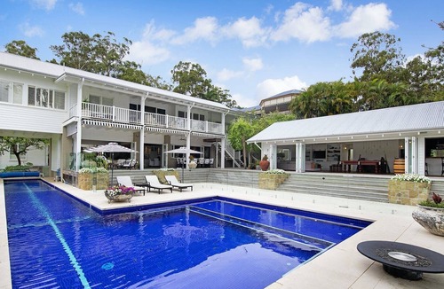 Ashmore House | Waterfront Retreat, Broadbeach Waters