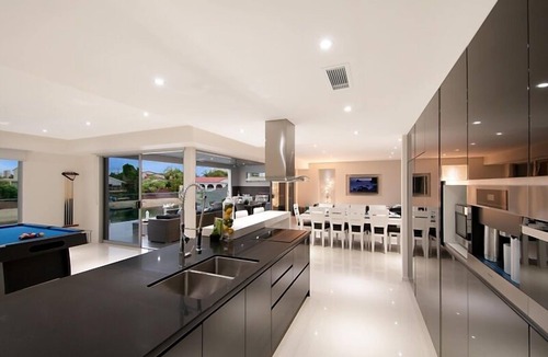 Mermaid Waters House | Waterfront Splendour – Luxurious waterfront living