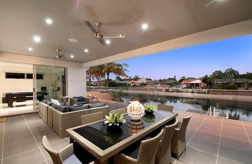 Mermaid Waters House | Waterfront Splendour – Luxurious waterfront living