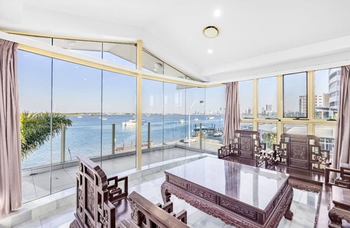 Labrador House | WaterFront Stunning Antique 4Rms/7Beds HolidayHome