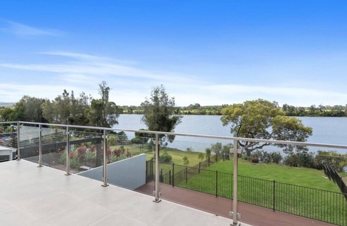 Helensvale House | Waterfront Wonderland - Family