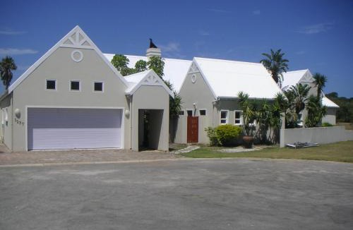 Marina Martinique House | Waterside Living MM1297