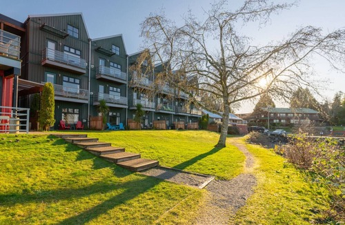 Tofino Apartment | Wave Haven Waterfront Condo