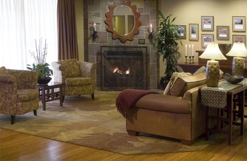 Folsom Hotel | Weekend Getaway | Full Kitchen | Sacramento State Aquatic Center - 2.5 miles