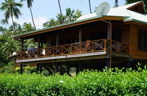 Savusavu House | Welcome to the Breakers at Maravu lagoon.