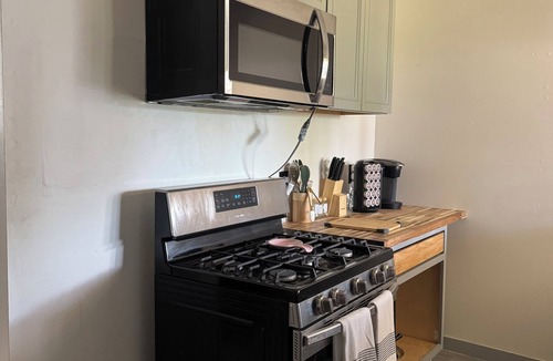 Merced Apartment | Welcoming 1-bedroom apartment with AC in central Merced Ashluxeliving
