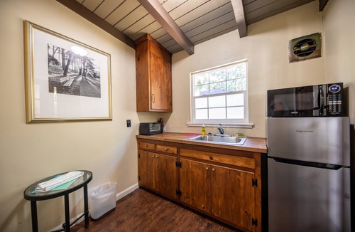 Tahoe Island Cabin | Welcoming 1-king bedroom lodge in South Lake Tahoe w/Kitchen