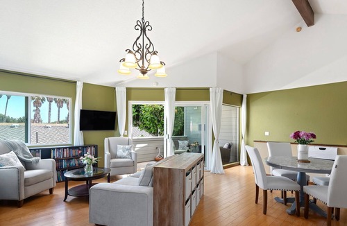 West Beach Condo | West Beach Vista-Walk to the Beach