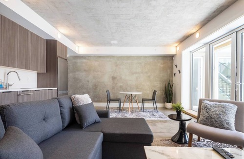 West Vancouver House | West Van Luxury Retreat 2BR 2BA Oceanview