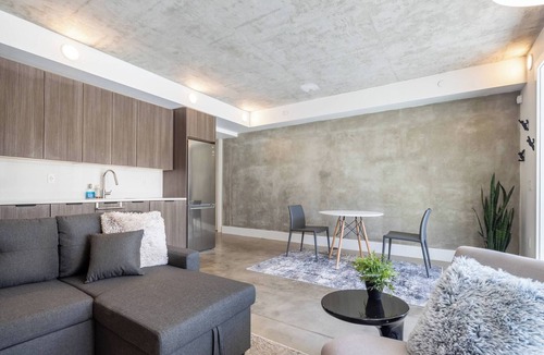West Vancouver House | West Van Luxury Retreat 2BR 2BA Oceanview