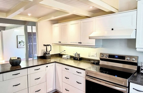 Tofino Villa | White House Tofino-Downtown Villa