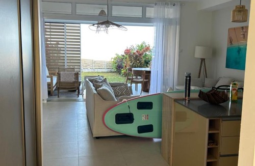 Paea Apartment | White sunset beach