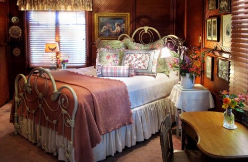 Woodlake Bed & Breakfast | Wicky Up Ranch B&B