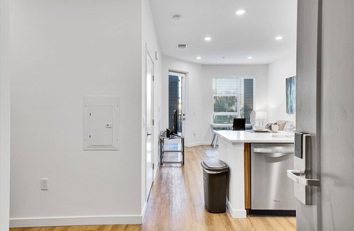 Mission Valley Apartment | Wifi In + Outdoors! 1BR in Mission Valley rnr Downtown