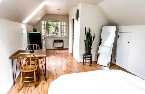 Idyllwild Apartment | Wildland Loft Serene Mountain Retreat w Fireplace AC Fire Pit Hammock Outdoor Lounge Area Record Player Pets OK