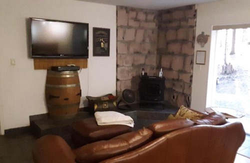 Arnold House | Winterfell Inn - No Xtra Fees, Dog OK, King & Queen Suites