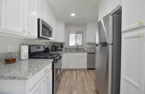 Los Banos House | Wonderful 3 Bedroom 2 bath with lots of parking