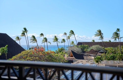 Kaanapali Hotel | Wonderful Trip to the Beach! Beachfront Location, With Outdoor Swimming Pool!