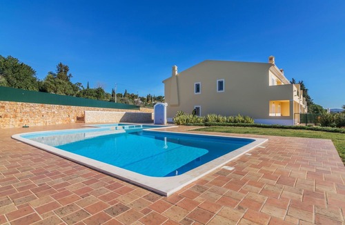 Monte Raposo House | Wonderful villa for 6 guests with WIFI, A/C, pool, TV, terrace and panoramic view
