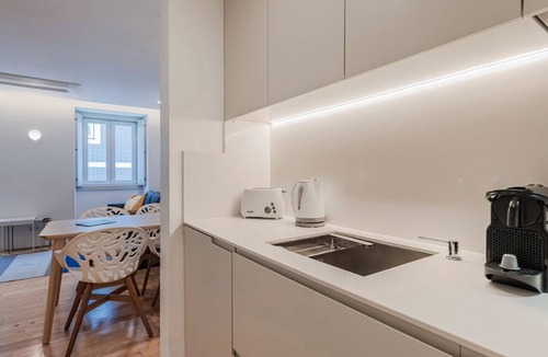 Sacramento Apartment | Wood and Marble 1BDR Apartment by LovelyStay