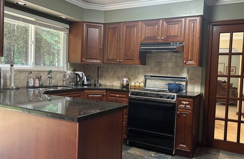 Surrey House | Woodland Manor - Forest Estate Near Crescent Beach