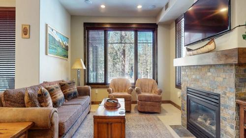 Woodwinds Apartment | Woodwinds #1303 condo