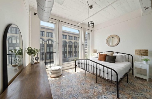 Gaslamp Quarter House | Woolworth Loft - Stylish Gaslamp Stay and Sleeps 8!