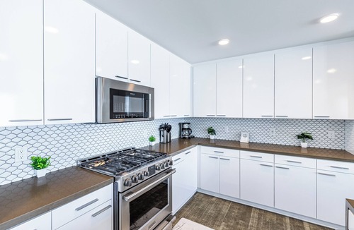 Downtown Los Angeles Apartment | WORLD CUP 3 Bedroom Lux Skyline DTLA High-Rise Apartment