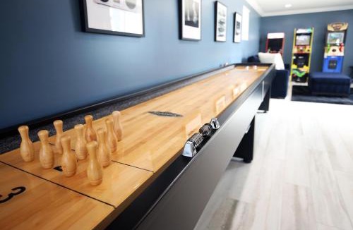 Silver Strand Villa | World Cup Retreat! Steps to Sand, Luxury Beach House, Game Room, Firepit, Ensuite Beds, Pets OK