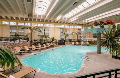 Raisin Hotel | Wyndham Garden Fresno Yosemite Airport