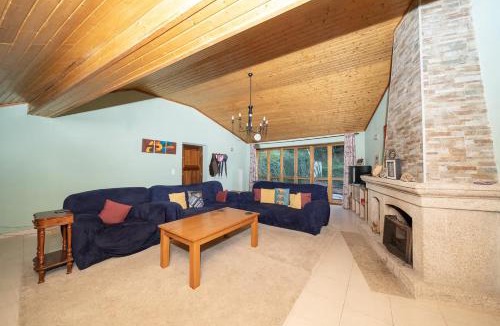 Moitas House | Yellow House - Casa Amarela