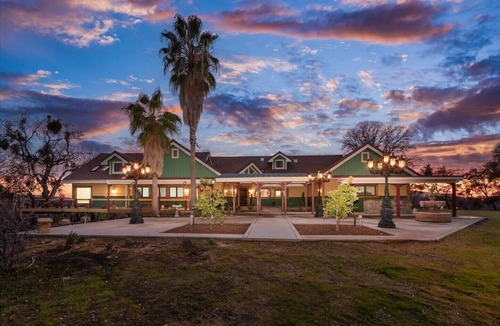 Coarsegold Villa | Yosemite & Bass Lake 6 bedrooms, sleeps 18 - Coarsegold Villa