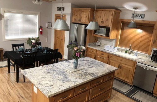 Midpines House | Yosemite Lilac~Private~Quiet~Star Gazing~Non-smokers/vapers~No animals